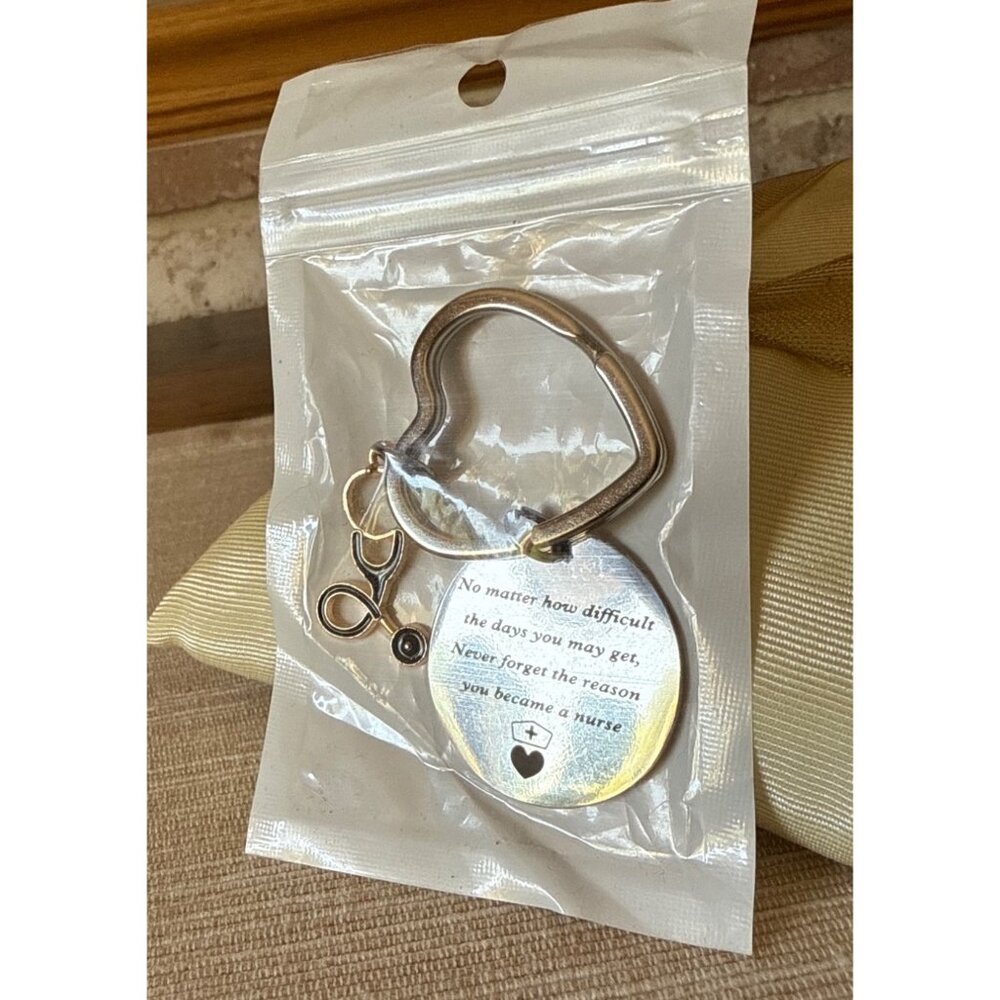 Heart-Shaped Nurse Keychain With Inspirational Quote & Stethoscope Charm Gift
